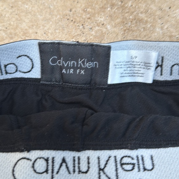Calvin Klein briefs size small - Picture 2 of 2
